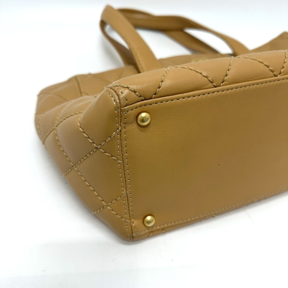 CHANEL Cream Tote Bag - Picture 5 of 15